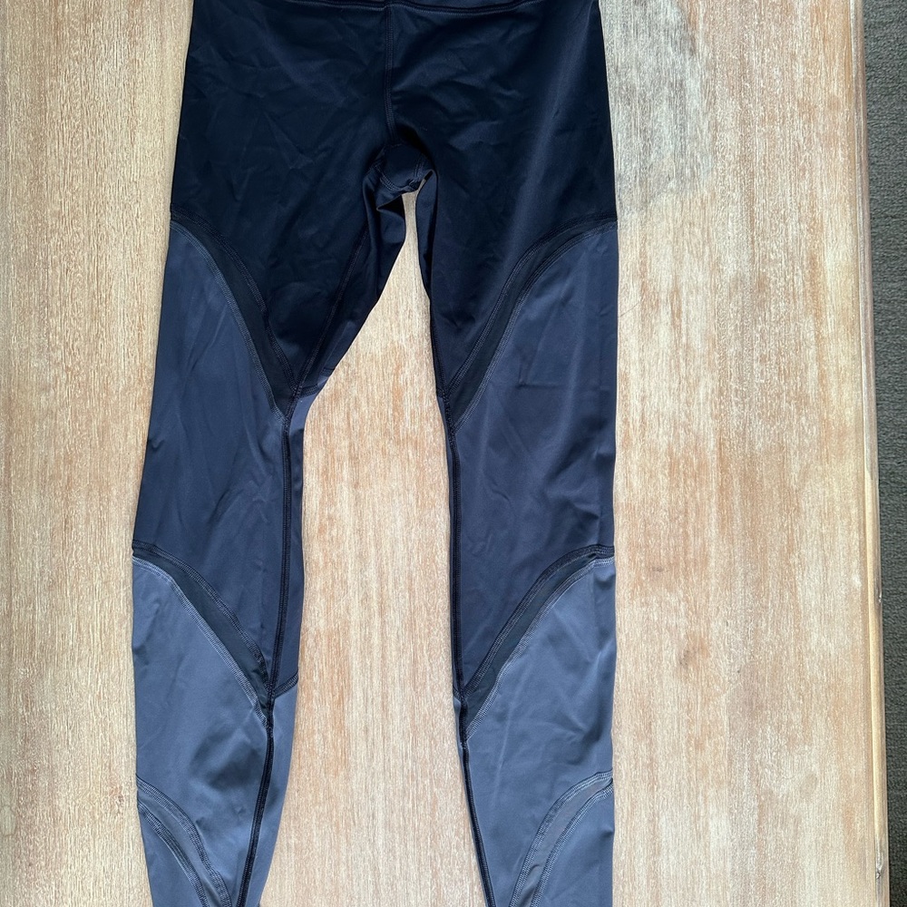 Lululemon Black ombré Athletic Leggings with Mesh Panels